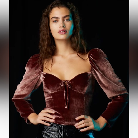 Aritzia Wilfred Novella Blouse. Size 0 - Picture 1 of 2